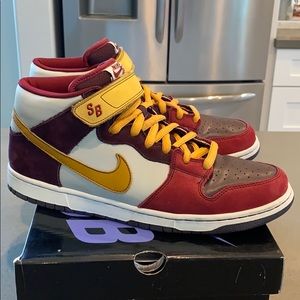 Nike Dunk Mid Pro SB Burgundy "Vapor"